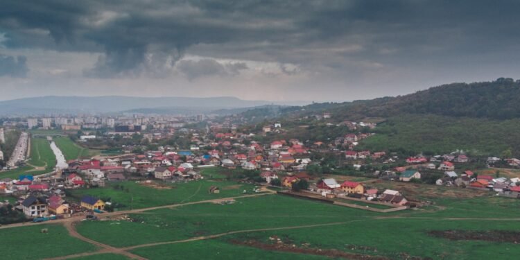 Comunele-satelit ale Iașului. Exod, aglomerație și suburbii în tranziție