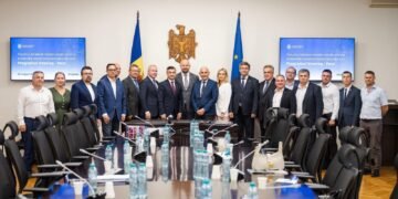 Primăria Iași pompează milioane peste Prut, dar acasă străzile, spitalele și școlile încă așteaptă”