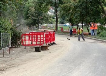 FOTO-VIDEO | Nicolina, sufocată de praf și șantiere nesfârșite. Răspuns în zeflemea al muncitorilor Conest