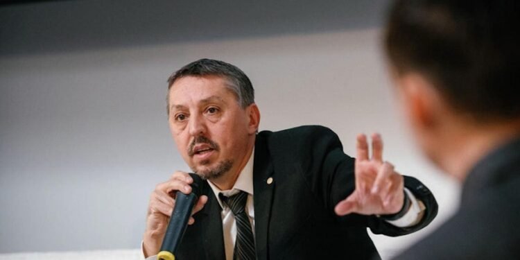 Ministrul avertizează profesorii: Datoria morală față de elevi nu e negociabilă!