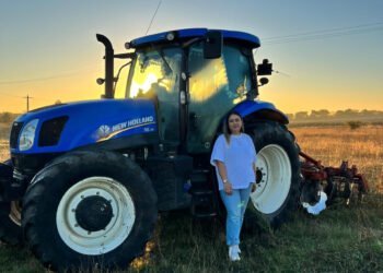 Ioana Petrariu din Deleni, studenta care la doar 20 de ani ține pe umeri viitorul unei ferme de 300 de hectare