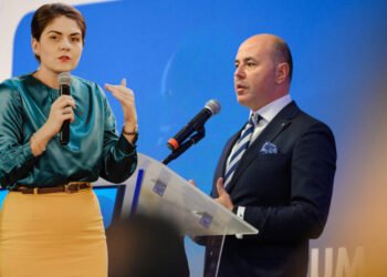 Alina Apostol, primar PNL: „Reforma administrației nu se face de la mame și persoane cu dizabilități. Muraru, fii serios!