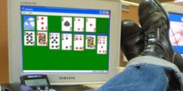 Pile cu transfer direct: din primărie la ANAF, fără competențe, dar cu relații beton