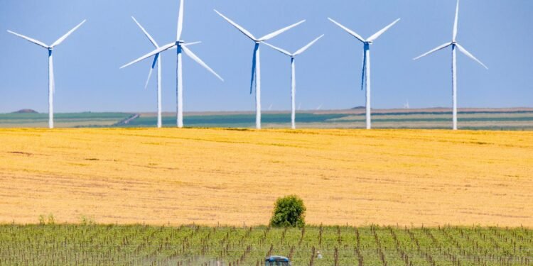 Vântul aduce energie: Iașul va avea un nou parc eolian de 38 MW la Sticlăria