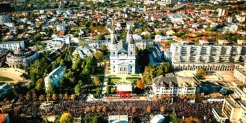 Sărbătorile Iașului 2025: mii de pelerini, târguri tradiționale și un concert spectaculos la Palatul Culturii