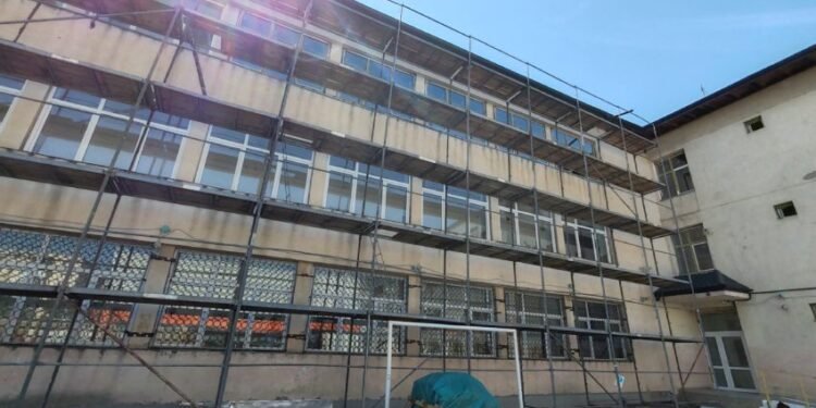 Primăria Iași scoate banii din buzunar după ce guvernul taie finanțarea PNRR pentru Colegiul Eminescu și alte școli