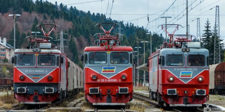 CFR Marfă, cu frâna trasă și rezervoarele goale: angajați suspectați că au furat motorina și piesele locomotivelor