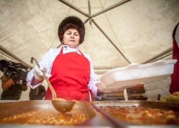 Fără fasole și ciolan de Ziua Națională: Iașul taie cheltuielile, oferă doar ceai cald