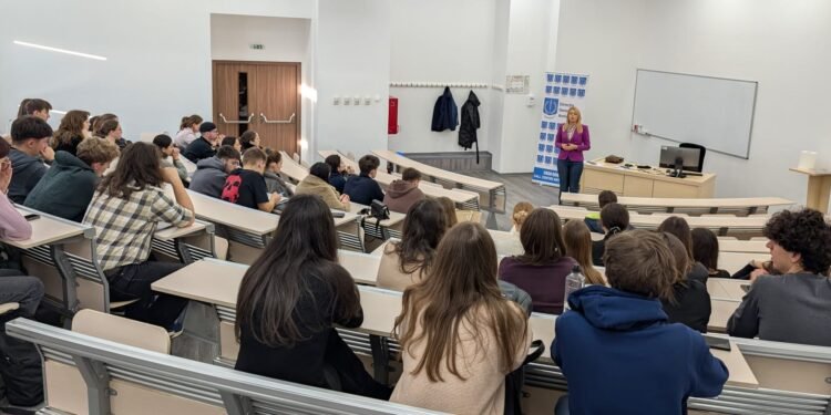 Studenții UMF Iași învățați să lupte împotriva corupției: activitate interactivă cu Direcția Generală Anticorupție