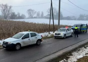 Plan macabru pus la cale de trei minori la Târgu Mureș. Un taximetrist a fost înjunghiat pentru a-i fi furată mașina