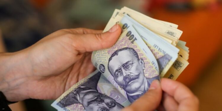 Ce amendă pot lua românii care fumează în scara blocului? Fumatul este interzis în toate spațiile publice închise