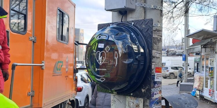 Iașul devine orașul în care trecătorii pot salva vieți: defibrilatoare instalate în zonele aglomerate
