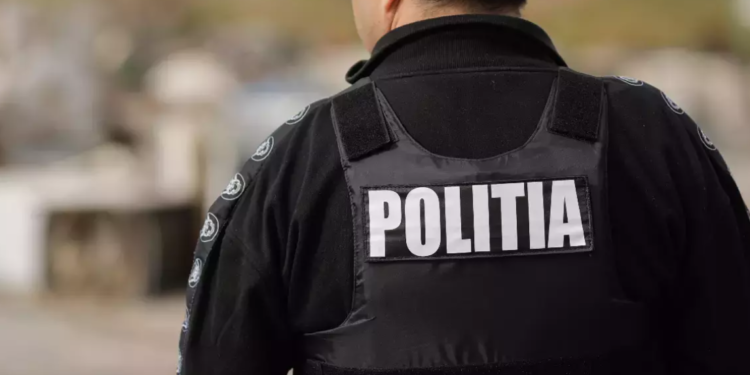 ÎCCJ anulează pedeapsa primită de poliţist care ar fi devoalat în presă o operaţiune sub acoperire a DNA