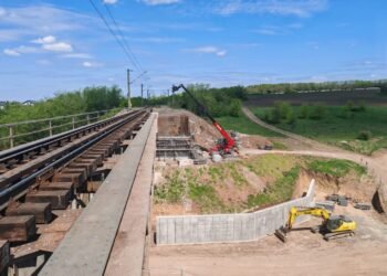 Mai multe trenuri interne si internationale vor fi afectate de lucrarile la Viaductul Cârcea de pe Magistrala 100