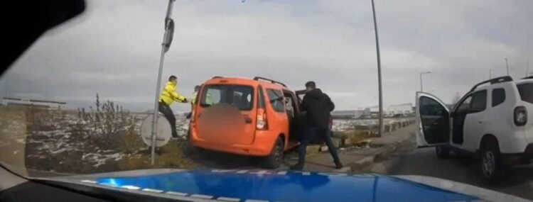 Cursă nebună pe străzile din Sibiu! Autoturism furat, șofer fără permis, oprit după ce a pierdut controlul volanului