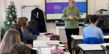 Judecătorul ieșean Costică Ciocan le-a vorbit elevilor de la Colegiul „Vasile Adamachi” despre protecția juridică a minorilor și violență