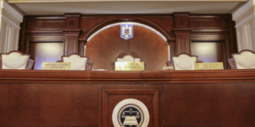 CCR amână din nou verdictul privind legea pensiilor speciale ale magistraților