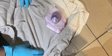 Cocaina din Spania nu a mai ajuns în cluburile din București. Polițiștii au prins în flagrant patru traficanți