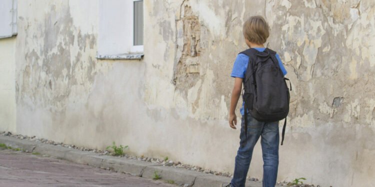 Criză tăcută în Iași: peste 2.000 de elevi au abandonat școala în 5 ani. 7 din 10 sunt copii din mediul rural