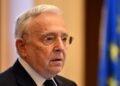 Mugur Isărescu: Guvernul ar trebui să reducă datoria publică