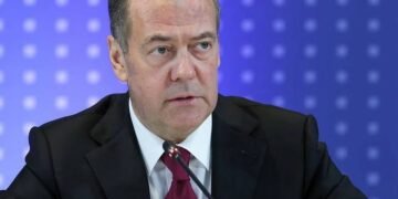 Reacție dură de la Moscova după bombardamentele din Iran: Medvedev acuză diplomația de fațadă