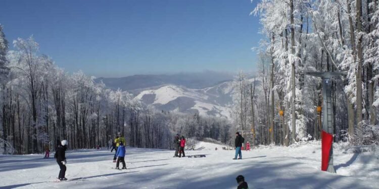 Pârtia „Șoimul” și bazinele „Ariniș” din Gura Humorului, scoase la concesiune: contract de aproape 118 milioane lei