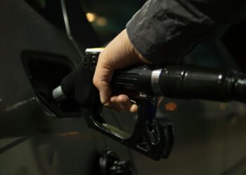 Carburanții cresc din nou la Petrom: a doua scumpire în 48 de ore. Motorina sare peste 8 lei pe litru