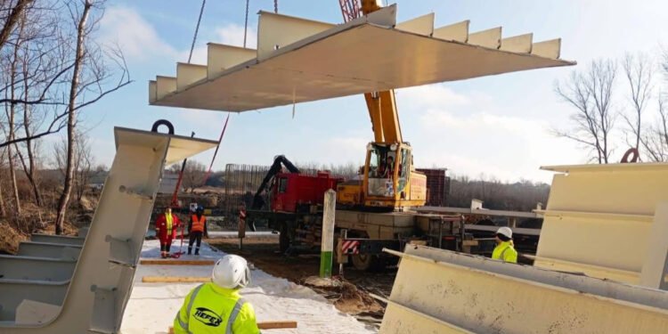 Podul Floria de pe A8 spre Ungheni intră în faza finală a lucrărilor