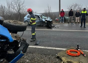 Accident grav la Popricani: patru răniți după impactul dintre trei autoturisme