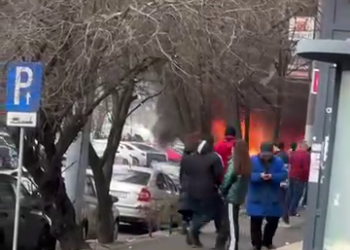 O femeie si-a pierdut viata in Bucuresti dupa ce o masina electrica a luat foc