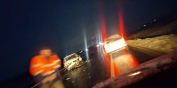 Un tanar a furat o masina din Iasi, lasata pornita de proprietar ca sa se incalzeasca si a comis un accident pe drumul european