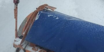 Mai multe drumuri din judetul Vrancea raman inchise