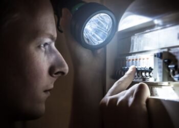 Apare „RO-Alert” pentru facturi: românii vor fi anunțați când ating 80% din consum