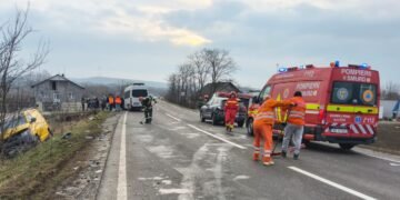 Foto: Accident rutier pe DN28A, la Blăgești: patru mașini implicate, trafic blocat pe un sens