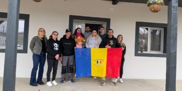 O familie din Iași a primit o casă nouă după un incendiu devastator: „Astăzi s-au întors ACASĂ”