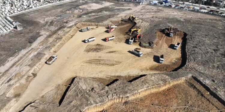 Au început lucrările la stadionul Nicolae Dobrin din Pitești