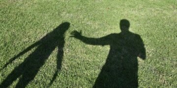 Caz investigat de poliție la Iași: fată de 15 ani, abordată de necunoscuți în timp ce mergea pe stradă