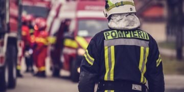 Explozie într-un bloc din Bacău. 22 de persoane au fost evacuate