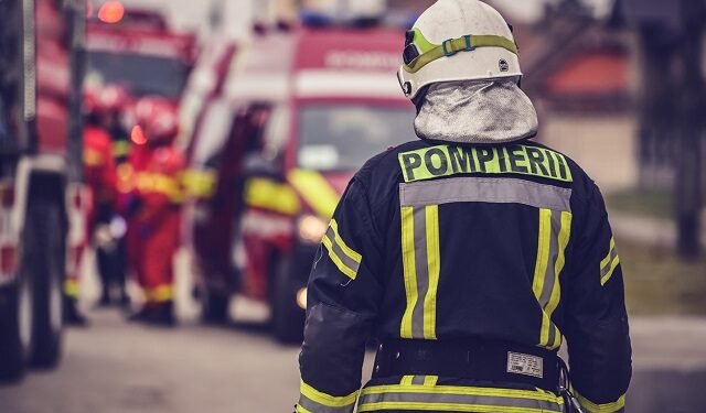 Explozie într-un bloc din Bacău. 22 de persoane au fost evacuate