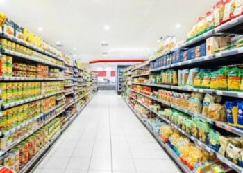 Fermierii români, obligați să vândă prin firme offshore pentru a ajunge în supermarketuri