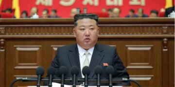 Coreea de Nord a lansat sâmbătă aproximativ 10 rachete balistice spre Marea Japoniei