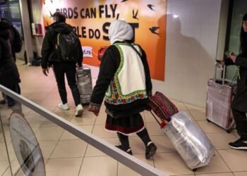 360 de români, aduși din zona de conflict pe banii lor. Ministerul de Externe: „Nu a fost repatriere”