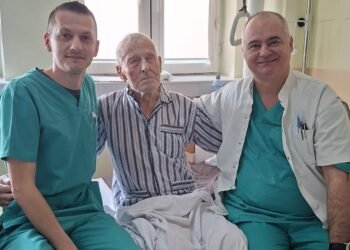 La 102 ani, pacient salvat de o echipă medicală din Pașcani: intervenție chirurgicală de succes
