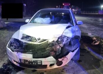 Neamț | Accident pe E85, în comuna Gherăești: două autoturisme implicate, șoferii transportați la spital