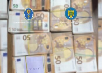 44.000 de euro nedeclarați, descoperiți la frontiera din Vicovu de Sus. Banii erau ascunși în bagaje