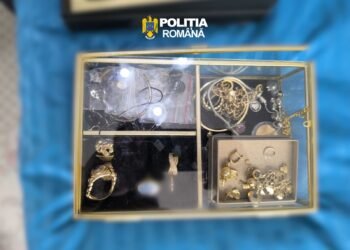 VIDEO: Furt de proporții în Iași: hoți prinși cu bani, arme și unelte de spargere