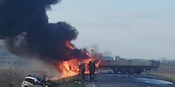 Accident mortal în Vaslui: o persoană și-a pierdut viața după impactul dintre un autoturism și un TIR