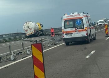 Autocisternă blocată pe A3, sensul București – Ploiești, după explozia unei anvelope