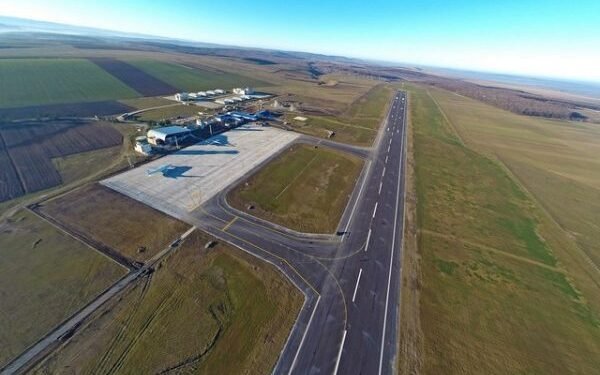 Aeroportul Ștefan cel Mare Suceava lansează un parc fotovoltaic de 1,1 MWp cu 1.866 de panouri