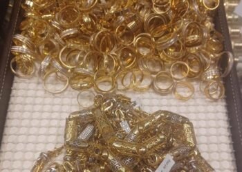 Captură uriașă în Călărași: ANAF a confiscat 6 kg de aur și diamante fără acte